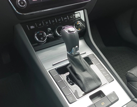 Skoda Superb cena 129900 przebieg: 35150, rok produkcji 2022 z Wągrowiec małe 436